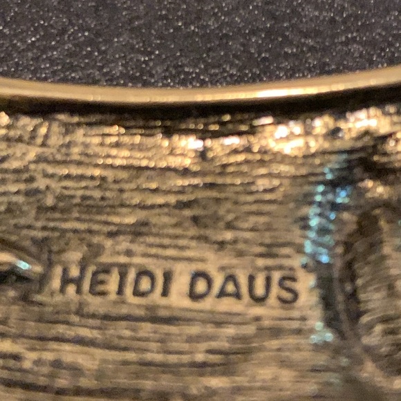 Heidi Daus “ Pretty & Polished” Collar Necklace Hallmarked 20” - Picture 2 of 9